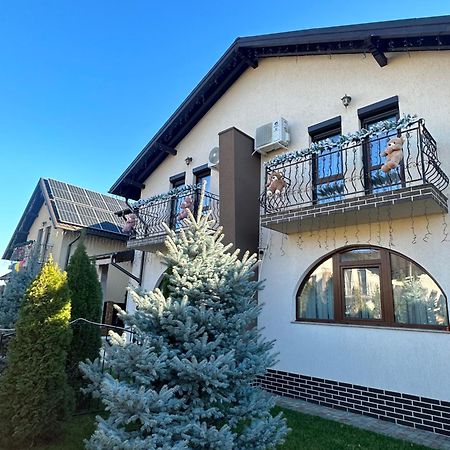 Vila Pati Ploieşti Exterior foto
