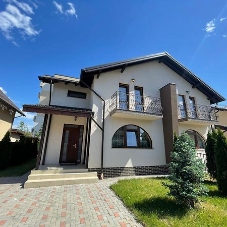 Vila Pati Ploieşti Exterior foto