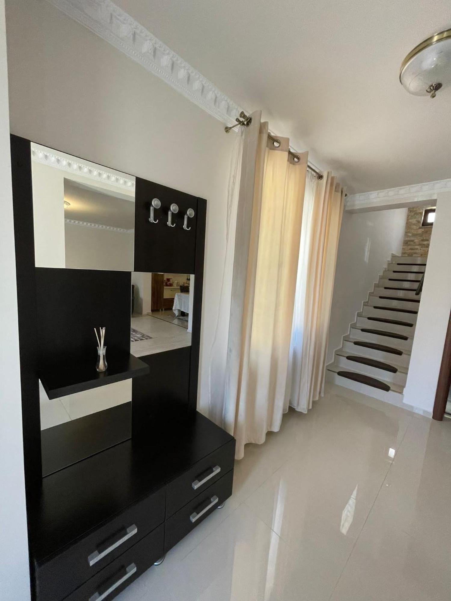 Vila Pati Ploieşti Exterior foto