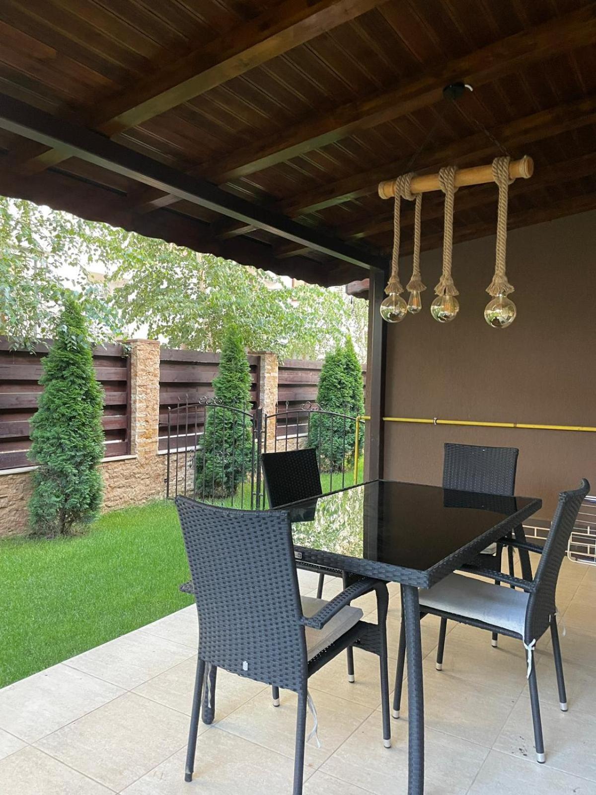 Vila Pati Ploieşti Exterior foto